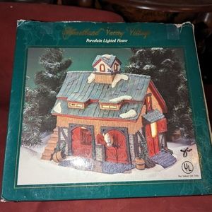 Heartland valley village lighted house New in box